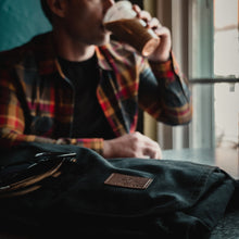 Load image into Gallery viewer, Filios Messenger Bag